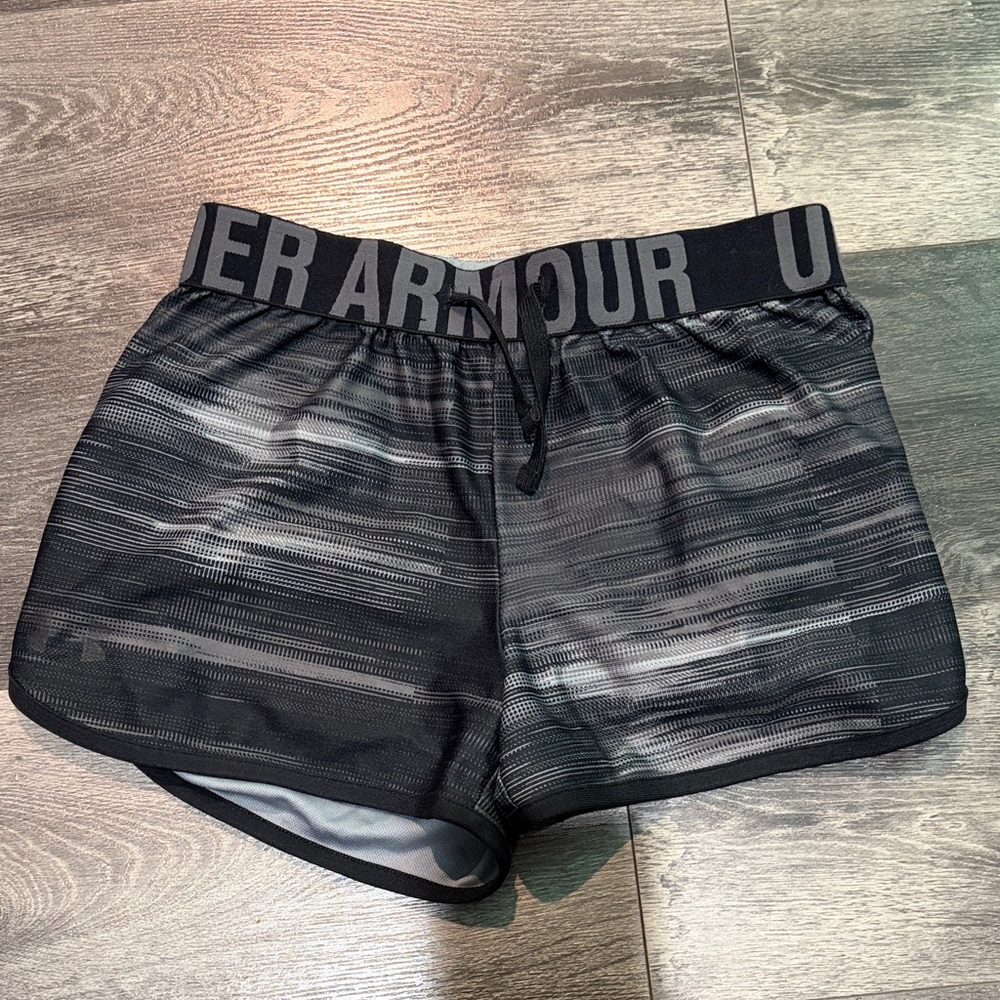 Under Armour Girls Gray Patterned Athletic Shorts